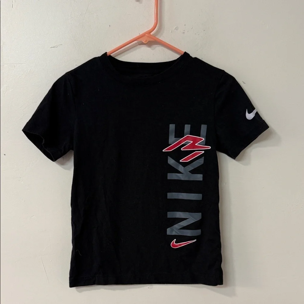 Nike Kids' Black Graphic Logo T-Shirt